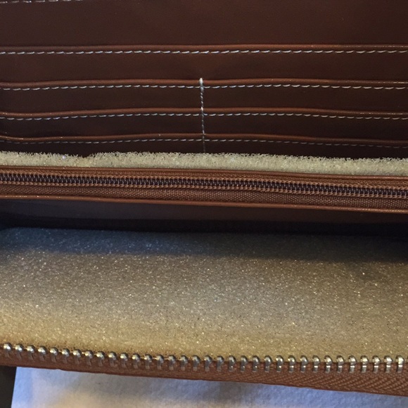 A BRAND NEW W/Tags, Comsi Comsa wallet. - Picture 8 of 8